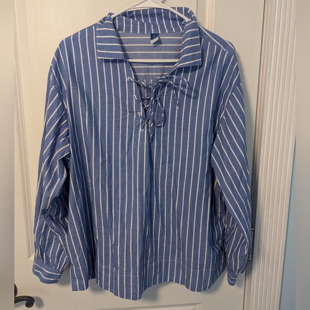 Large GAP Long Sleeve Coastal Top